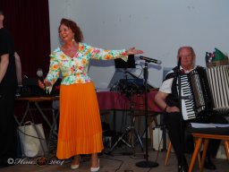 Künstler helfen Kinder - Mit Musik zur Menschlichkeit